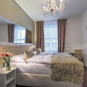 Hotell Taurus Prag