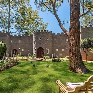 ***** Resort The Castle On Tamborine Australia